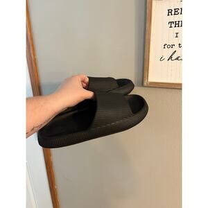 Hyper cloud slides Men’s Size 11